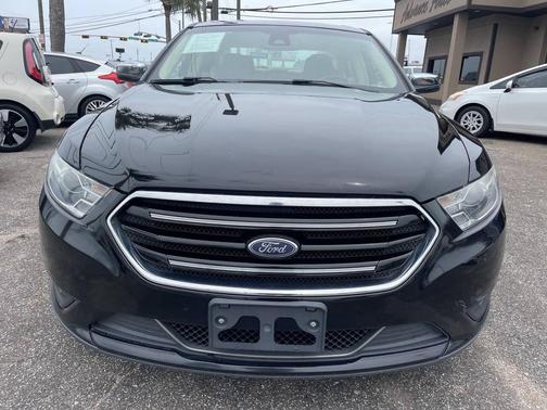 Black 2017 Ford Taurus Limited 4dr Sedan