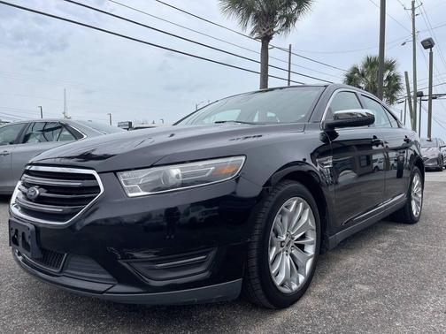 Black 2017 Ford Taurus Limited 4dr Sedan