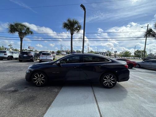 Blue Velvet Metallic 2018 Chevrolet Malibu LT