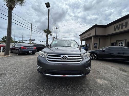 2012 Toyota Highlander SE