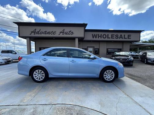 Blue 2012 Toyota Camry SE