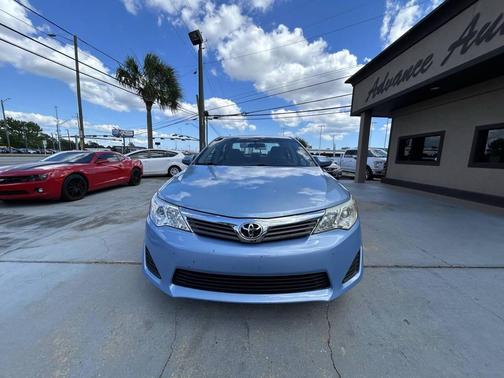 Blue 2012 Toyota Camry SE