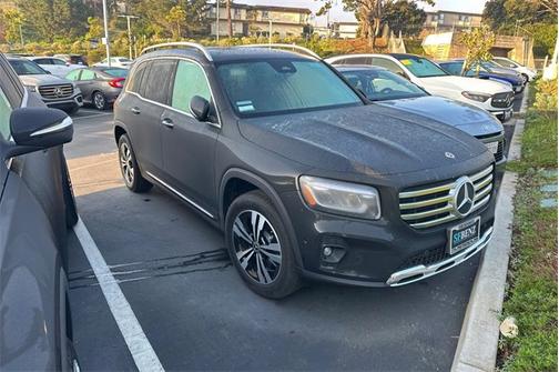 2025 Mercedes-Benz GLB 250 