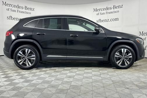 Night Black 2026 Mercedes-Benz GLA 250