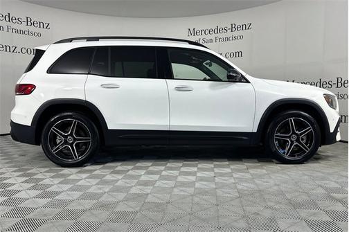 2023 Mercedes-Benz GLB 250 