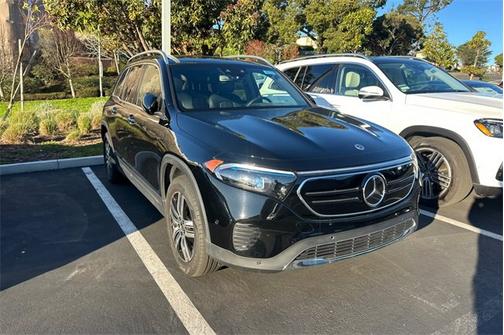 2023 Mercedes-Benz EQB 300 