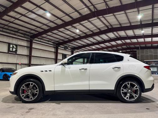 2017 Maserati Levante Base