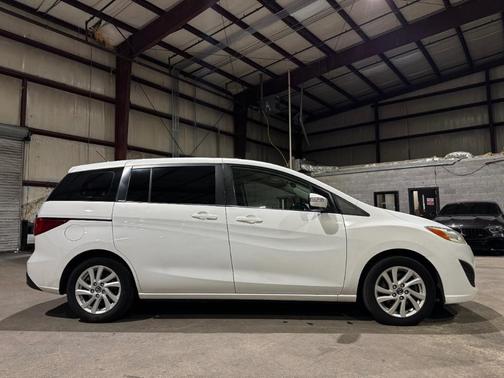 2015 Mazda Mazda5 Sport