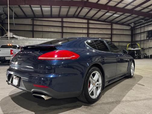 2014 Porsche Panamera 4