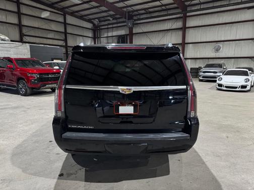 2018 Cadillac Escalade Luxury