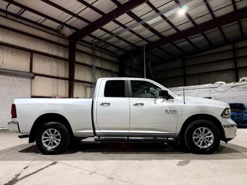 Bright Silver Clearcoat Metallic 2013 RAM 1500 SLT