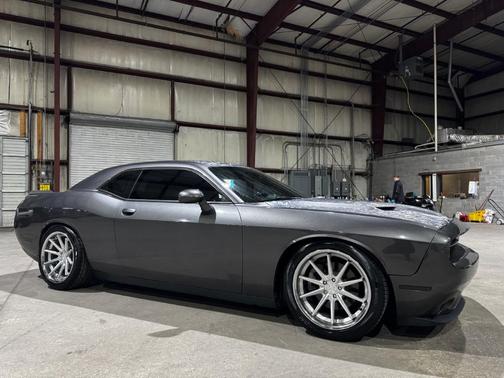 2016 Dodge Challenger R/T Plus