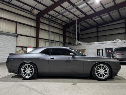 2016 Dodge Challenger R/T Plus
