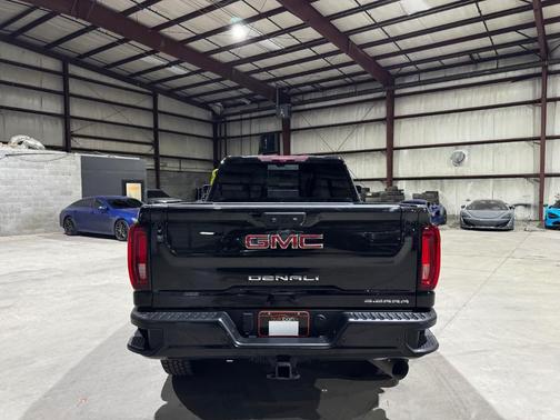 2023 GMC Sierra 2500 Denali