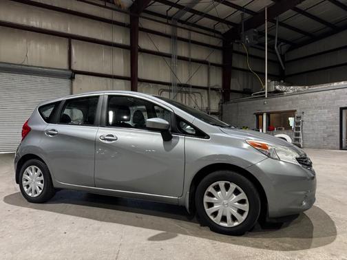 Magnetic Gray 2015 Nissan Versa Note SV