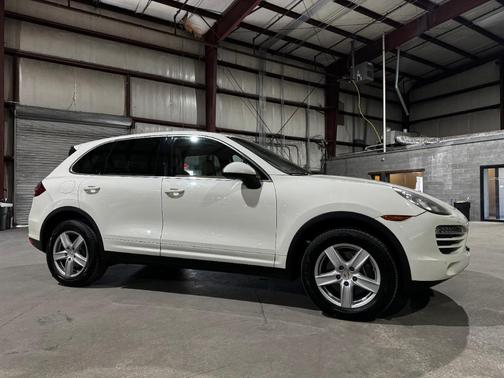 2011 Porsche Cayenne Base
