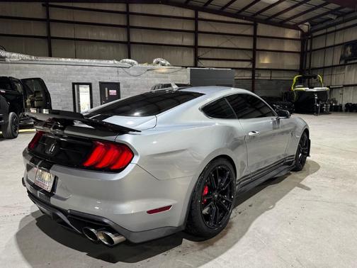 2021 Ford Shelby GT500 Base