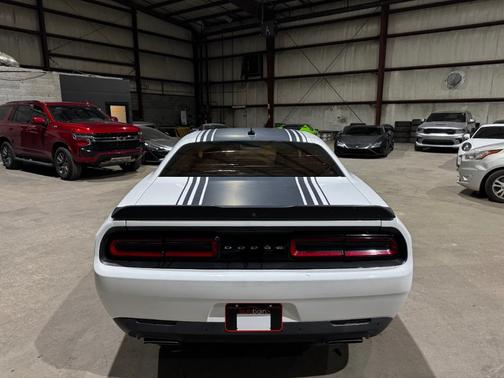 2016 Dodge Challenger R/T Plus