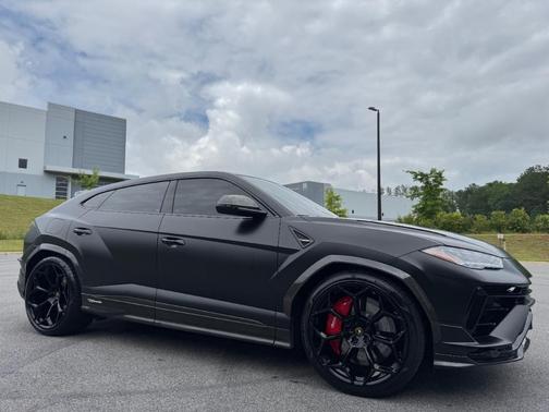 2023 Lamborghini Urus Performante