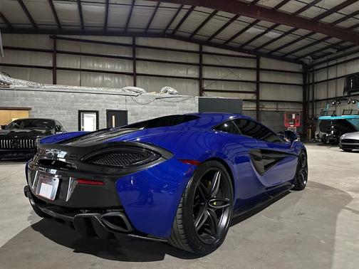 2016 McLaren 570S Base