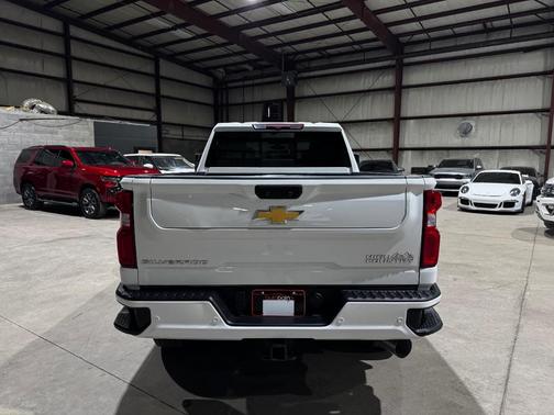 2022 Chevrolet Silverado 2500 High Country