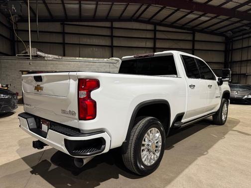 2022 Chevrolet Silverado 2500 High Country