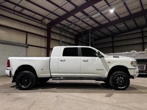2019 RAM 3500 Laramie