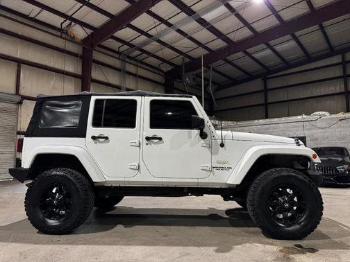 2012 Jeep Wrangler Unlimited Sahara