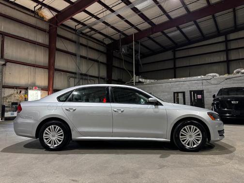 2014 Volkswagen Passat 1.8T S