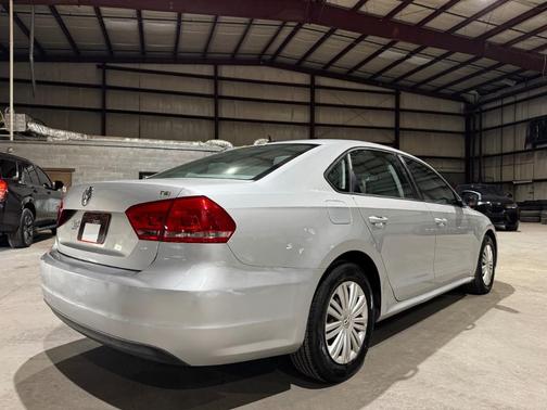2014 Volkswagen Passat 1.8T S