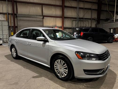 2014 Volkswagen Passat 1.8T S
