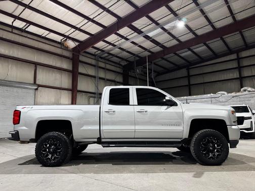 Silver Ice Metallic 2017 Chevrolet Silverado 1500 2LT