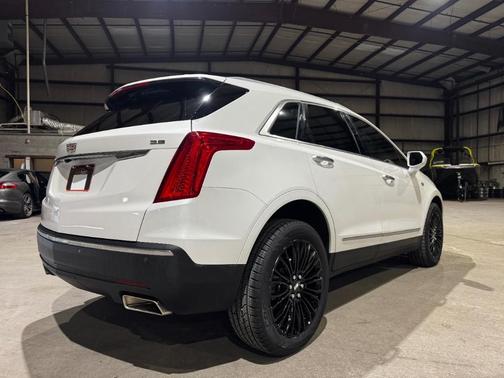 2017 Cadillac XT5 Base