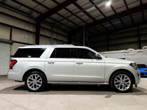 Silver 2018 Ford Expedition Max Platinum