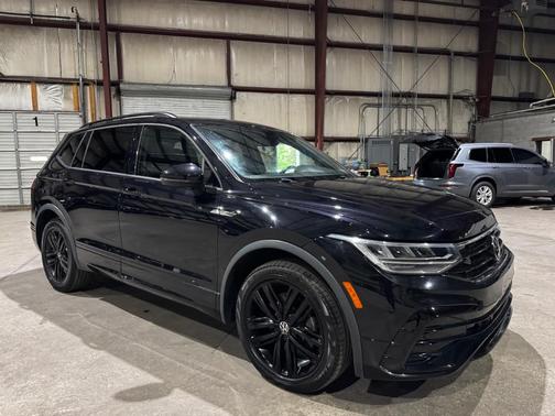 2022 Volkswagen Tiguan 2.0T SE R-Line Black