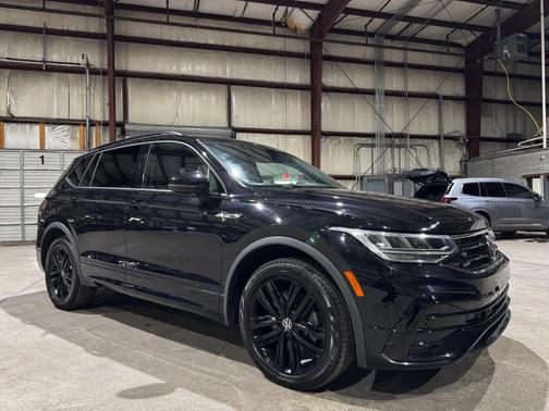 2022 Volkswagen Tiguan 2.0T SE R-Line Black