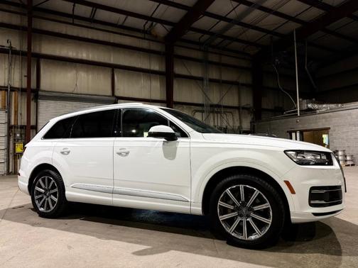 Glacier White Metallic 2019 Audi Q7 45 Premium Plus