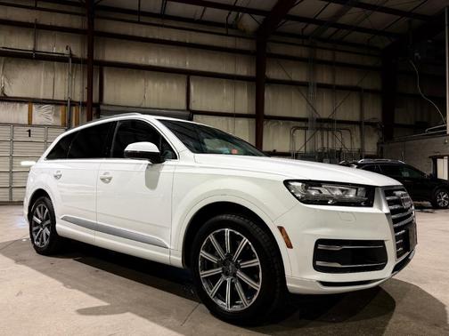 Glacier White Metallic 2019 Audi Q7 45 Premium Plus