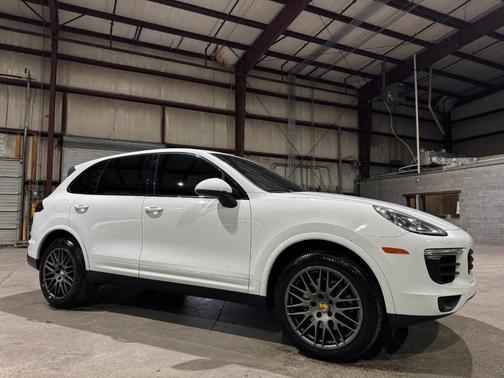 2017 Porsche Cayenne Platinum Edition
