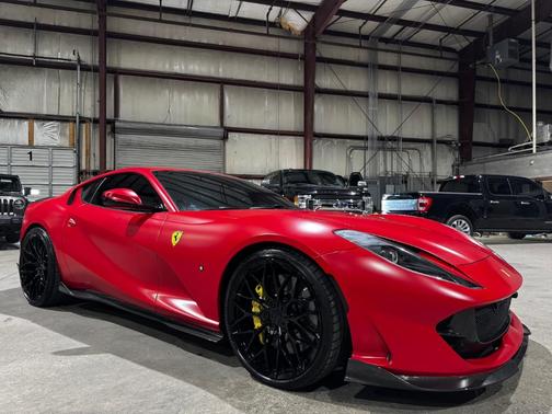 2018 Ferrari 812 Superfast Base