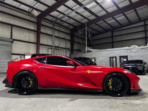 2018 Ferrari 812 Superfast Base