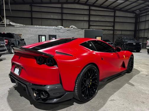 2018 Ferrari 812 Superfast Base