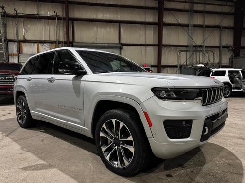 2022 Jeep Grand Cherokee Overland