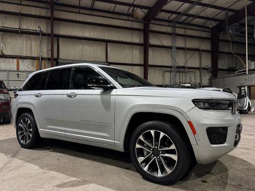 2022 Jeep Grand Cherokee Overland