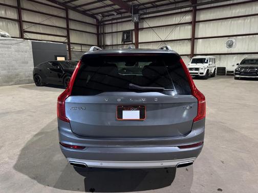 2017 Volvo XC90 T6 Momentum