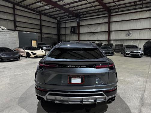 2019 Lamborghini Urus Base