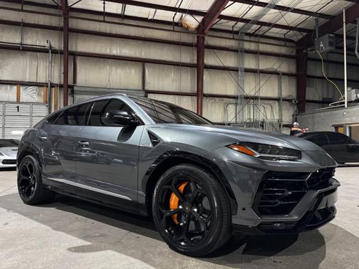 2019 Lamborghini Urus Base