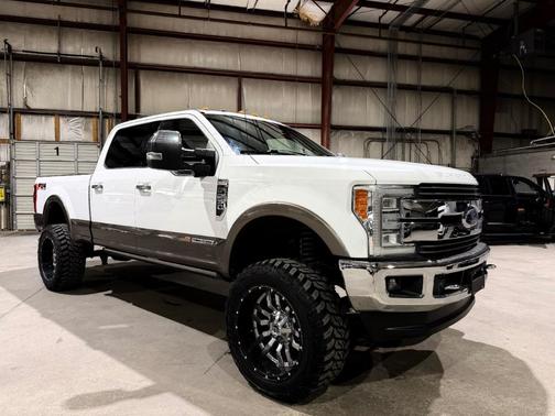 White Platinum Tri-Coat Metallic 2018 Ford F-250 King Ranch