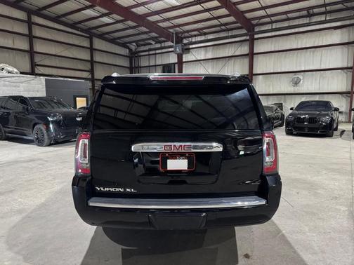 2017 GMC Yukon XL Denali