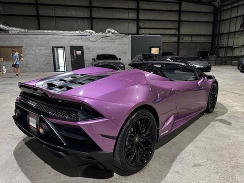 2022 Lamborghini Huracan EVO Base